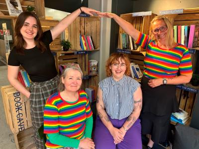 Fra venstre Sara Thelén Schlüter, Randers Regnbuen, Lena Koldsø, Randers Bibliotek, Thea Nørgaard Feldager, Randers Regnbuen og Bettina Boddum, Randers Bibliotek. 